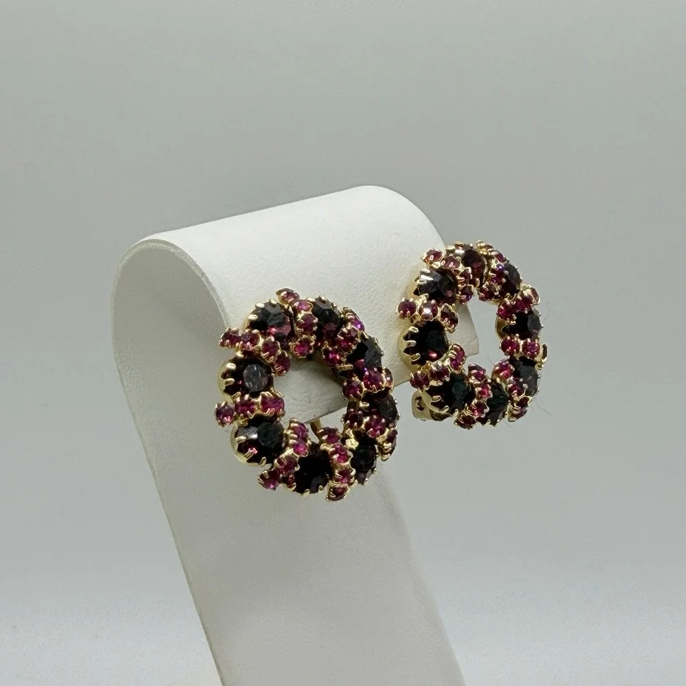 Vintage Weiss Earrings Pink Rhinestone Wreath Clip On Signed Purple Glamour 1